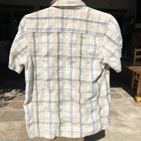 QUICKSILVER COLLAR BUTTON DOWN SHIRT BOYS 16-18 - Picture 2 of 6